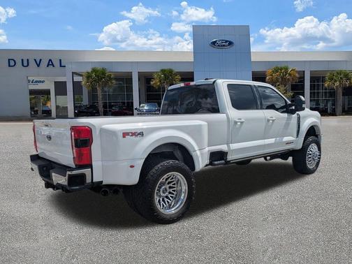 2023 Ford F-450 Lariat