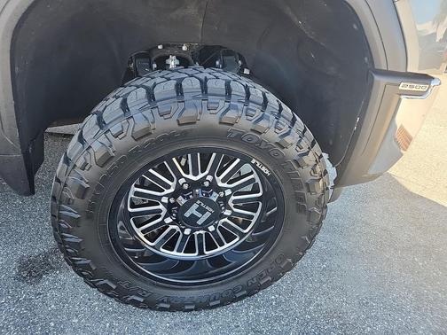 2025 GMC Sierra 2500 SLT