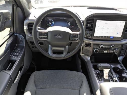 2025 Ford F-150 Lightning XLT