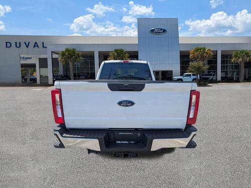 Oxford White 2024 Ford F-350 XLT