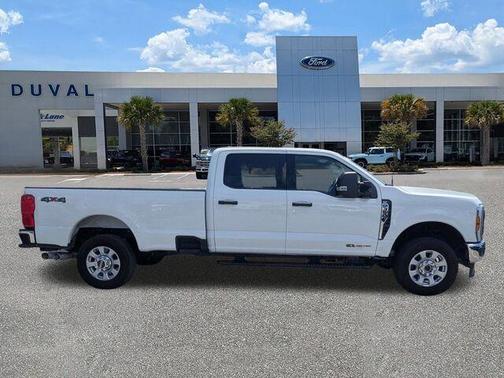 Oxford White 2024 Ford F-350 XLT