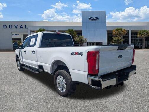 Oxford White 2024 Ford F-350 XLT
