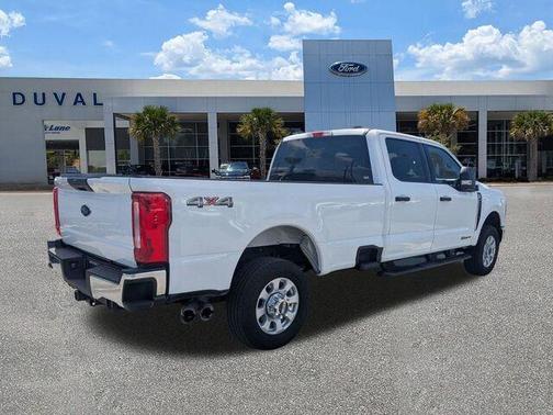 Oxford White 2024 Ford F-350 XLT