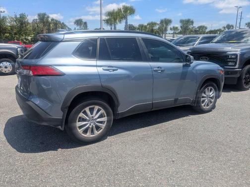 CELESTITE 2024 Toyota Corolla Cross LE