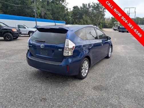 2013 Toyota Prius v Five