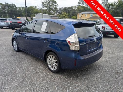 2013 Toyota Prius v Five