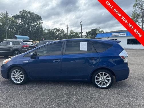 2013 Toyota Prius v Five