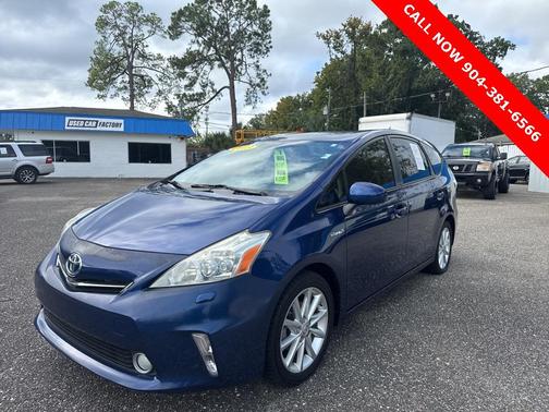 2013 Toyota Prius v Five
