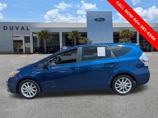 2013 Toyota Prius v Five
