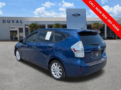 2013 Toyota Prius v Five