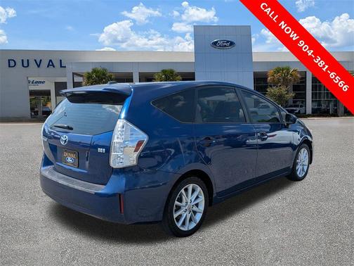 2013 Toyota Prius v Five