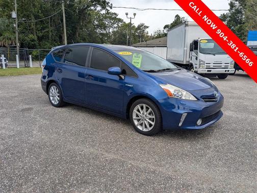 2013 Toyota Prius v Five