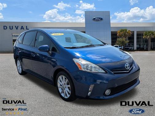 2013 Toyota Prius v Five