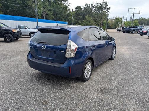 2013 Toyota Prius v Five