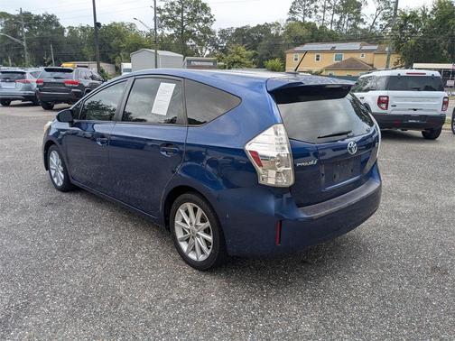 2013 Toyota Prius v Five