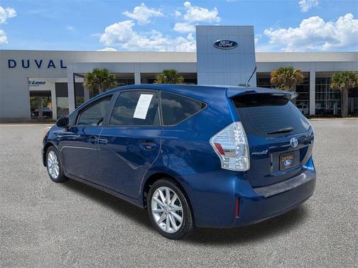 2013 Toyota Prius v Five