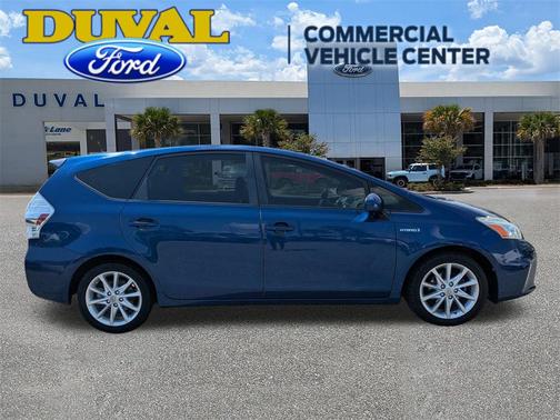 2013 Toyota Prius v Five