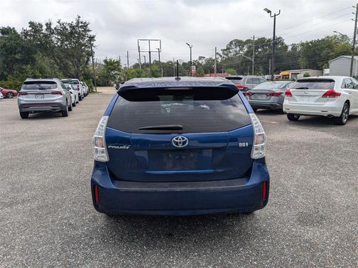 2013 Toyota Prius v Five