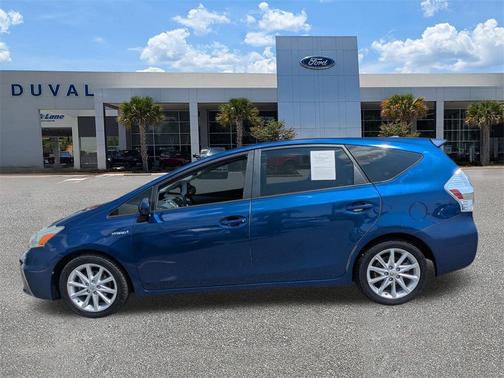 2013 Toyota Prius v Five
