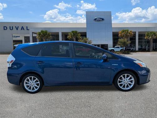 2013 Toyota Prius v Five