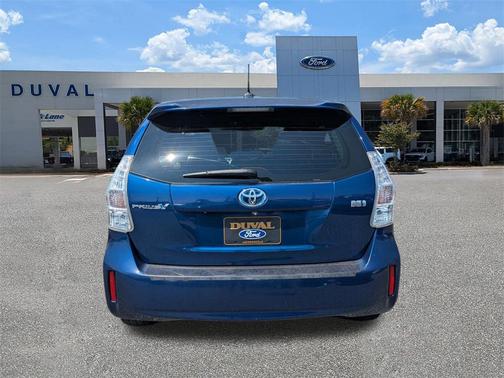 2013 Toyota Prius v Five