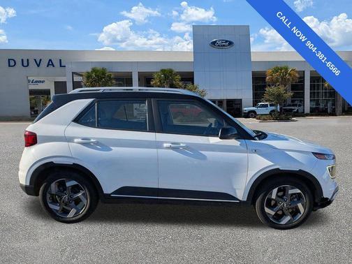 Lunar White 2023 Hyundai VENUE Limited