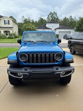 2025 Jeep Wrangler 4-Door Sahara 4x4