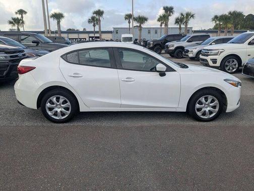 Snowflake White Pearl Metallic 2018 Mazda Mazda3 Sport
