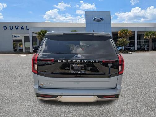 Glacier Gray Metallic 2026 Ford Expedition Platinum