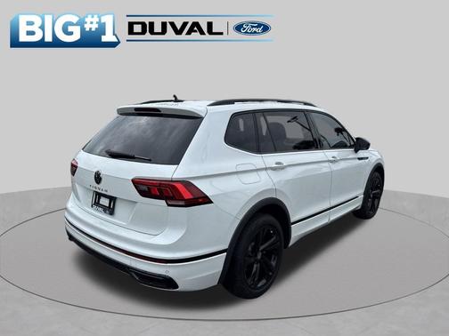 Opal White Pearl Effect 2023 Volkswagen Tiguan 2.0T SE R-Line Black