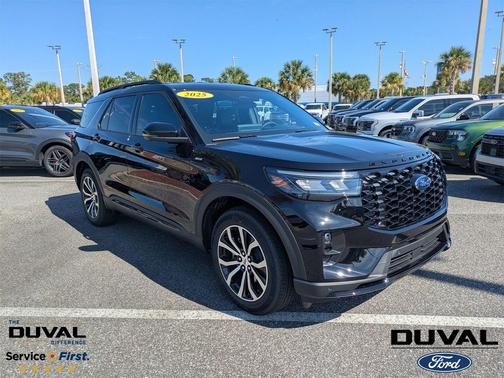 2025 Ford Explorer ST-Line