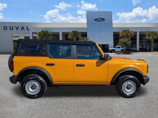 2022 Ford Bronco Base