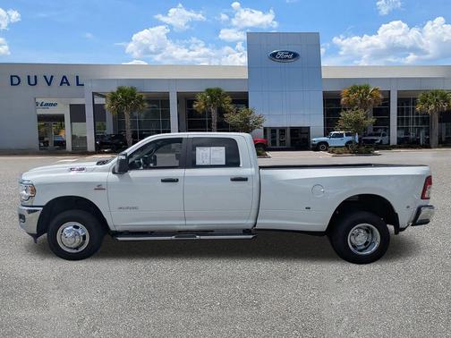2024 RAM 3500 Big Horn Crew Cab 4x4 8' Box