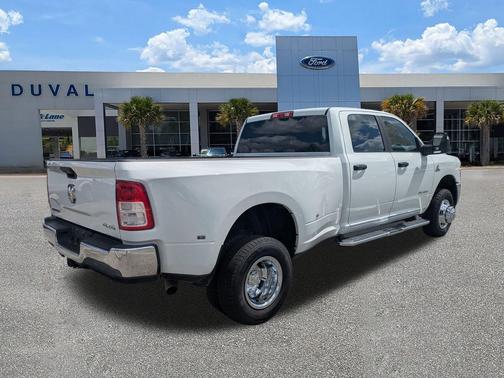 2024 RAM 3500 Big Horn Crew Cab 4x4 8' Box