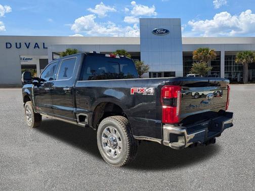 Agate Black Metallic 2026 Ford F-350 Lariat Super Duty