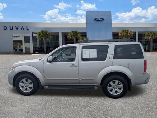 2008 Nissan Pathfinder SE