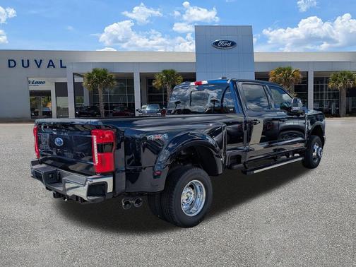 2025 Ford F-350 Lariat