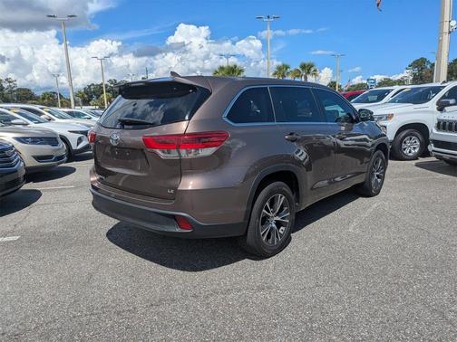 2017 Toyota Highlander LE Plus