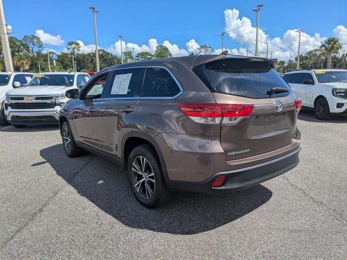 2017 Toyota Highlander LE Plus