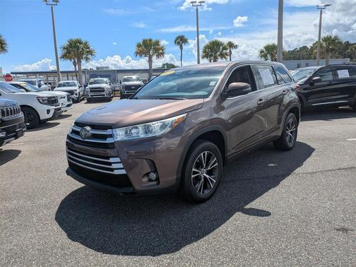 2017 Toyota Highlander LE Plus