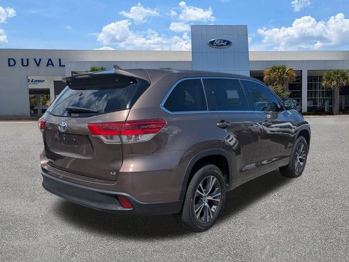 2017 Toyota Highlander LE Plus