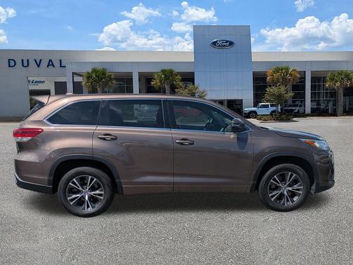 2017 Toyota Highlander LE Plus