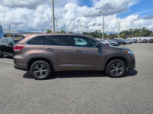 2017 Toyota Highlander LE Plus