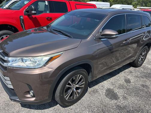 2017 Toyota Highlander LE Plus