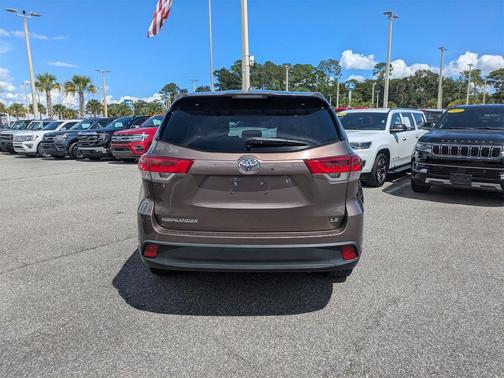 2017 Toyota Highlander LE Plus