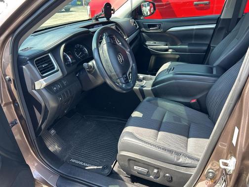 2017 Toyota Highlander LE Plus