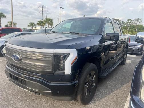 2023 Ford F-150 Lightning LARIAT