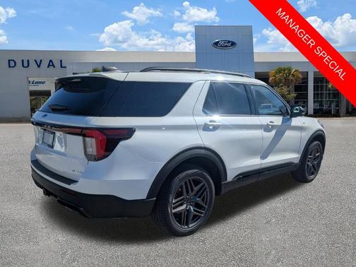 Star White 2026 Ford Explorer ST-Line