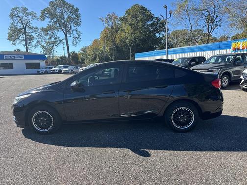 2018 Chevrolet Cruze LS