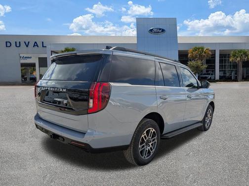 Glacier Gray Metallic 2026 Ford Expedition Active